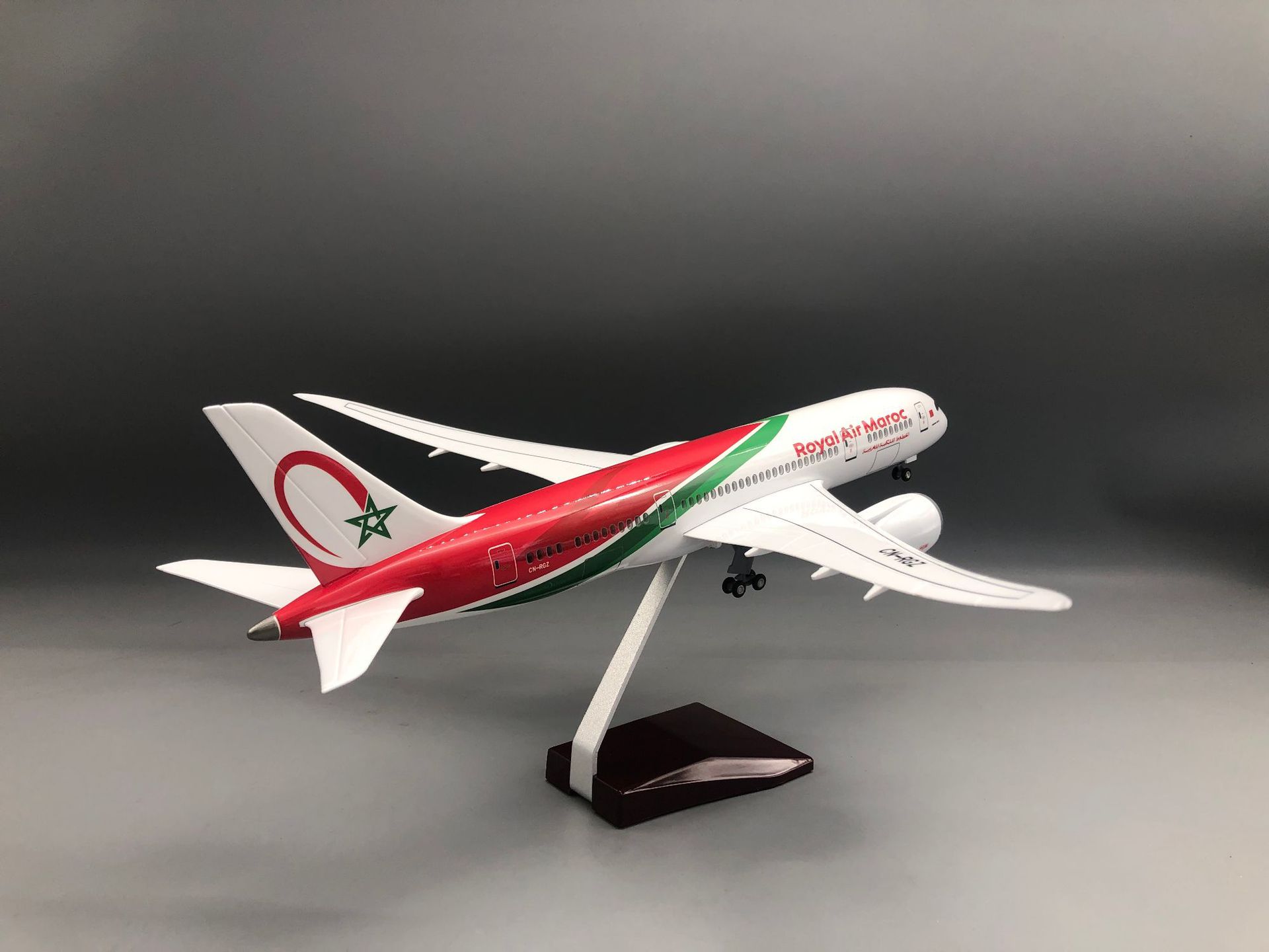 1/130 Scale Royal Air Maroc 78 - Home Office Architecture recension och pris