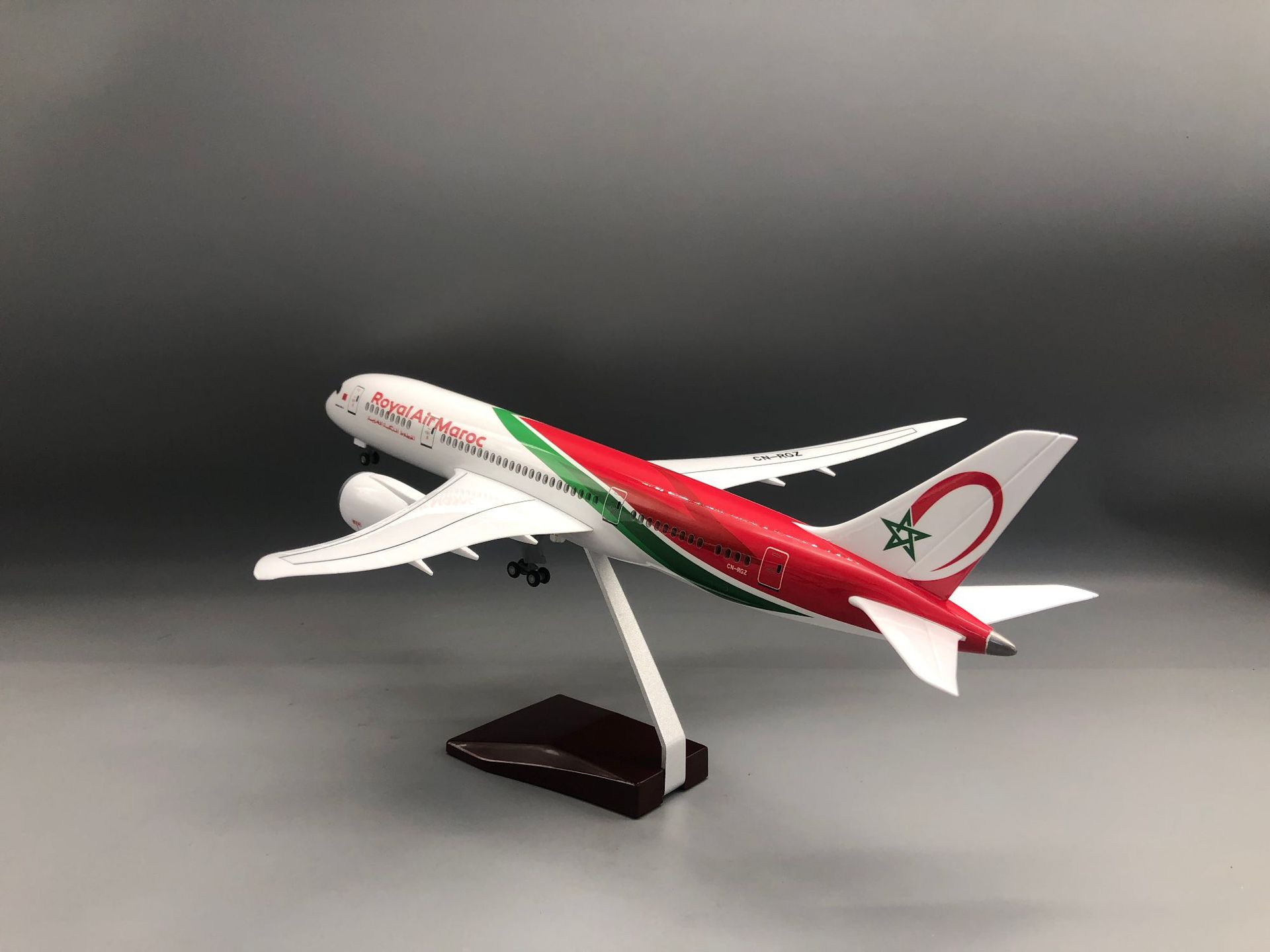 1/130 Scale Royal Air Maroc 78 - Home Office Architecture recension och pris