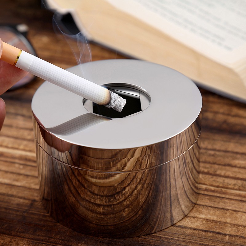 Stainless steel ashtray with c - Home Office Trend recension och pris