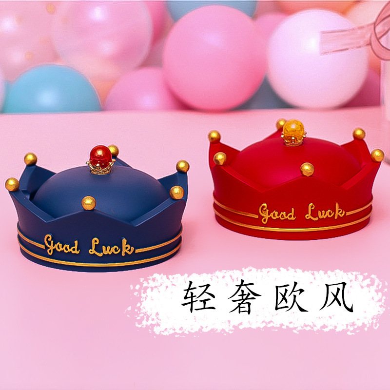Crown ashtray, lady ashtray. P - Home Office Trend recension och pris